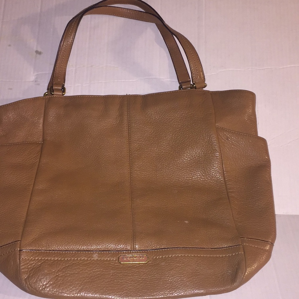 Coach shoulder bag in camel color